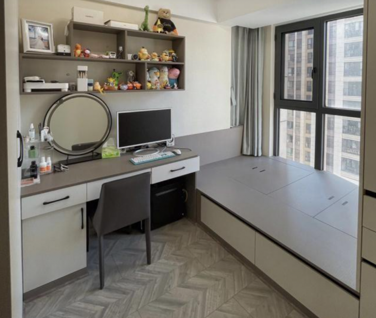 看看她的新房子，裝修得像樣板房一樣漂亮時尚，好羨慕